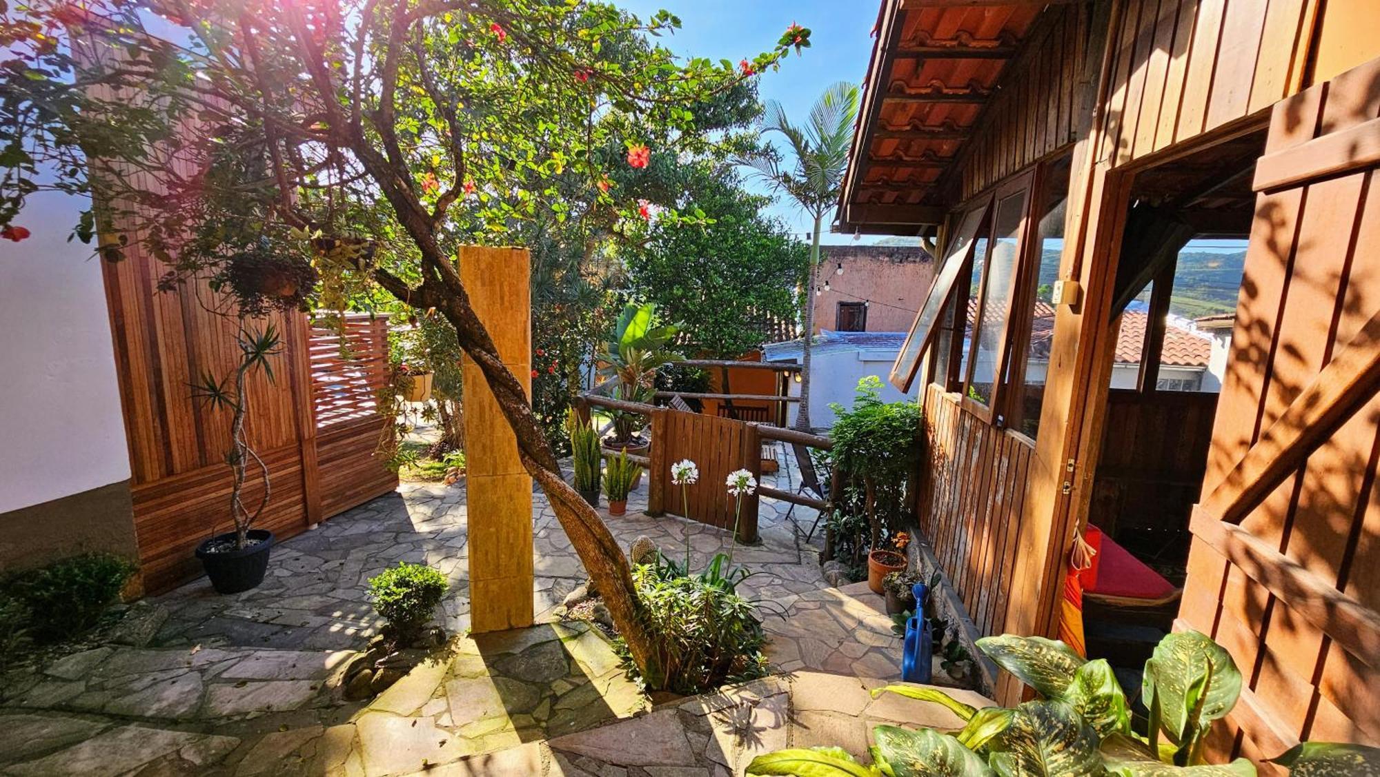 Vila No Rosa Hospedaria Прайя-ду-Роза Экстерьер фото
